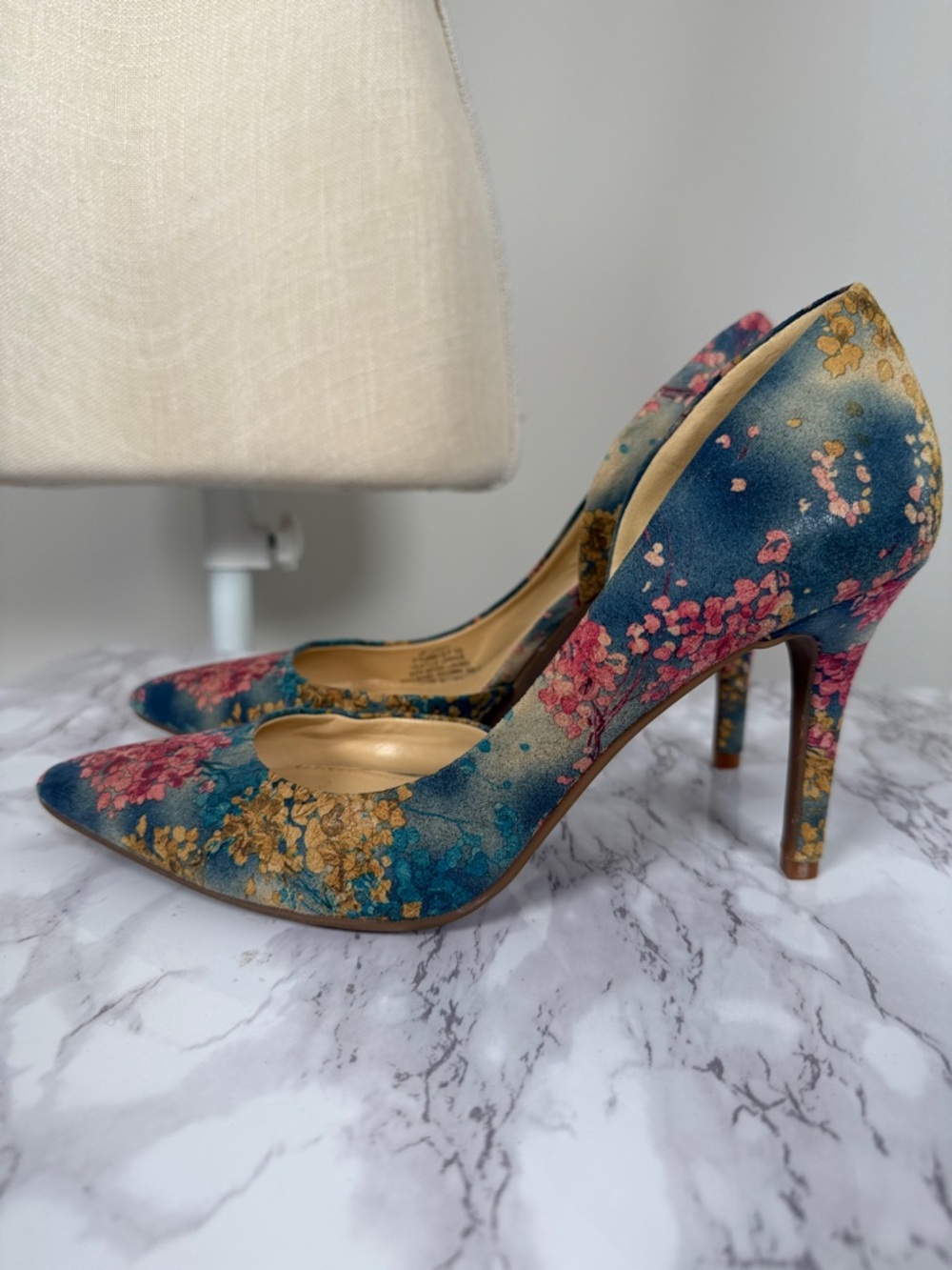 Jessica Simpson Teal Floral Pointed-Toe Pumps - Picture 3 of 7